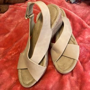 10M Tan Sandals